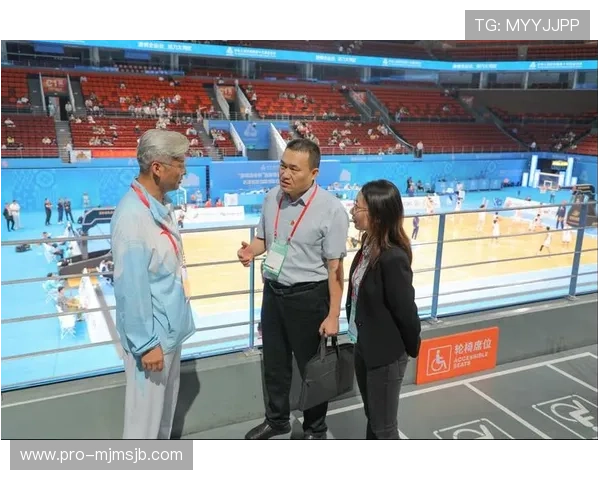 最新卡塔尔世界杯新闻报道：赛场内外的热点话题与独家采访内容